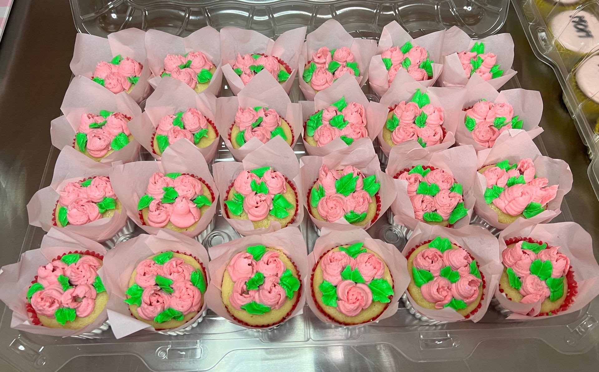 Roses pink cupcakes vanilla